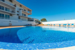 Beachside Bliss 2BDR Apartment w Pool & Wi-Fi